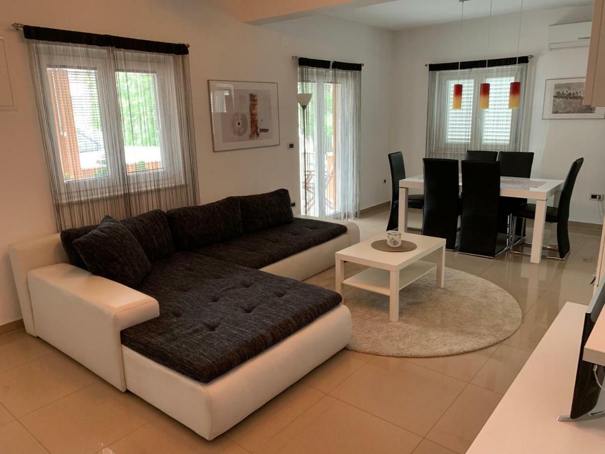 Apartment Leonardo Biograd Na Moru Eksteriør bilde